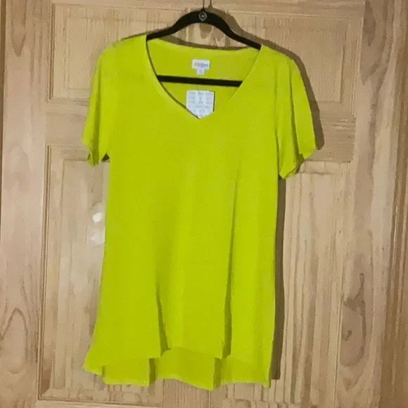 NWT LulaRoe Christy T - Picture 1 of 3